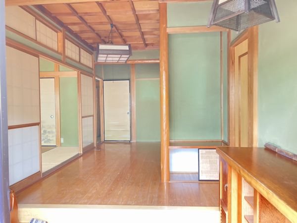 多治見市太平町6丁目 現地写真（玄関）